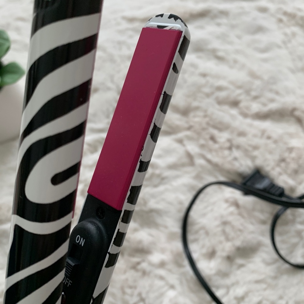 Zoe Mini Travel Zebra Striped Flat Iron - Picture 5 of 9